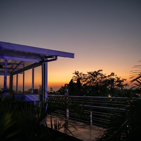 Hotel Alaya Dehradun Exterior photo